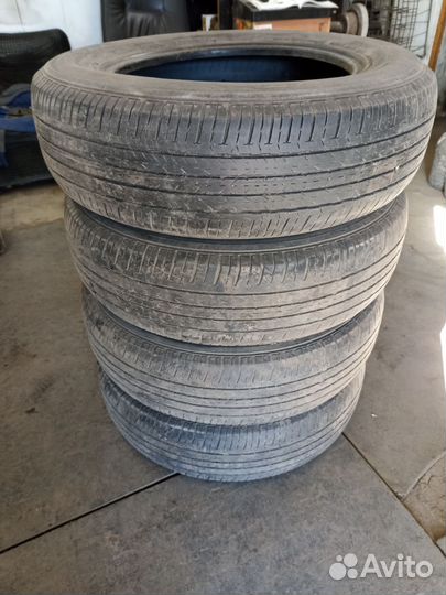 Bridgestone Dueler H/L 400 215/70 R17 31V