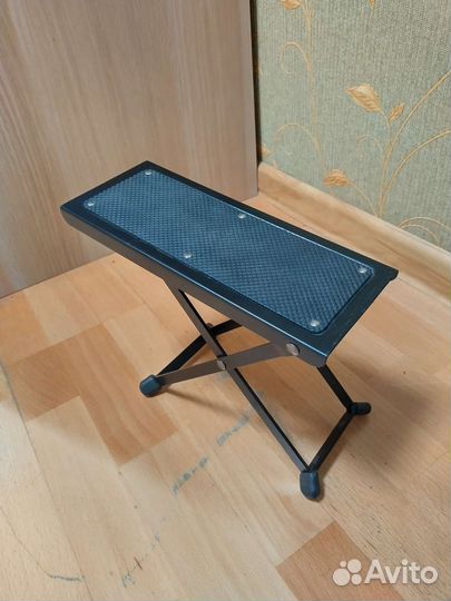 Подставка под ногу гитариста