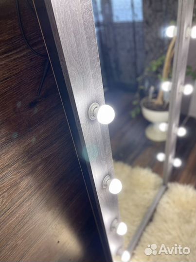 Зеркало напольное с подсветкой