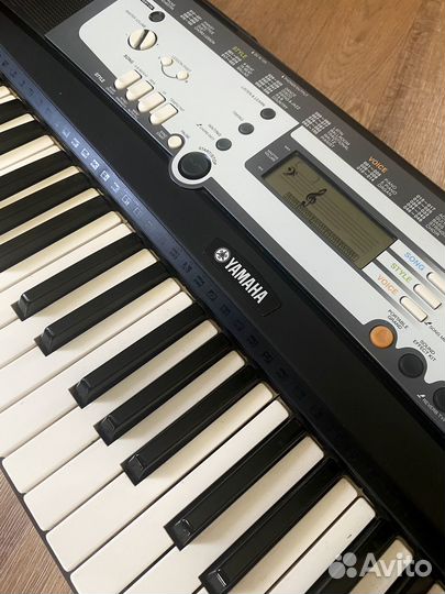 Синтезатор Yamaha PSR-E213