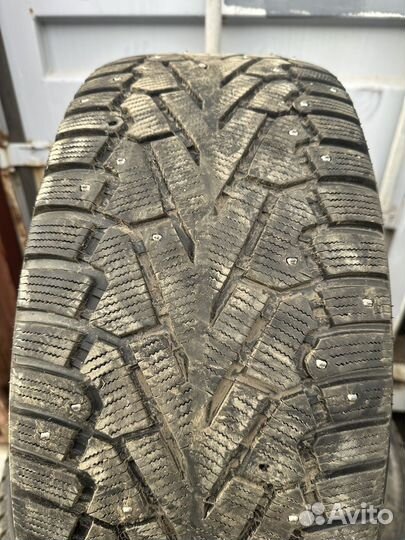 Pirelli Ice Zero 275/40 R22