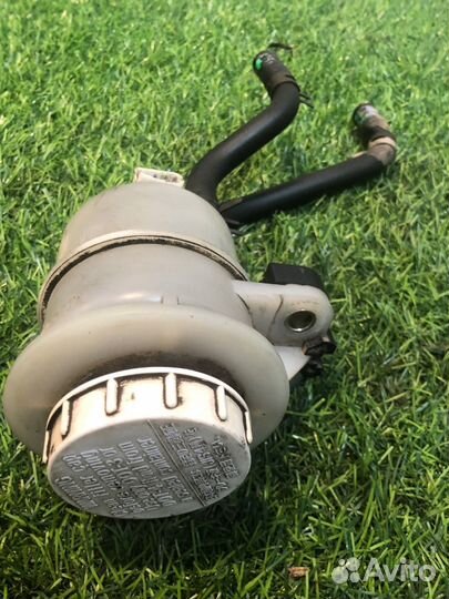 Бачок тормозной жидкости Mitsubishi Outlander CU5W