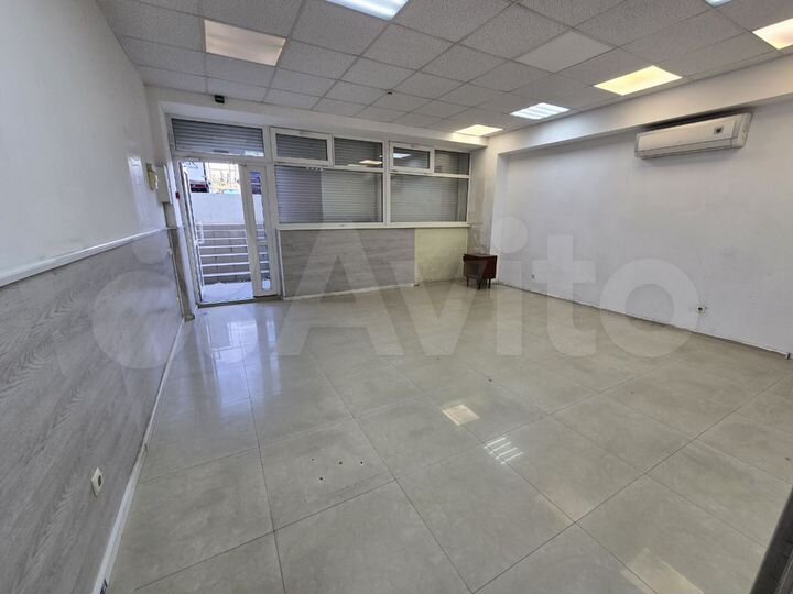 Пожарова - Магазин, Салон Красоты/Кофейня, 65 м²