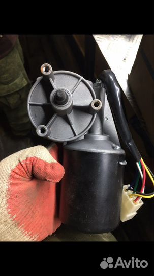 Моторчик стеклоочистителя и комплектующие к нему