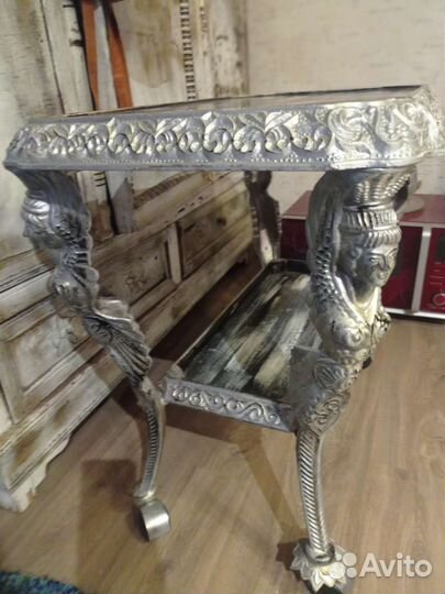 Стол. Литье. Касли. Нимфы