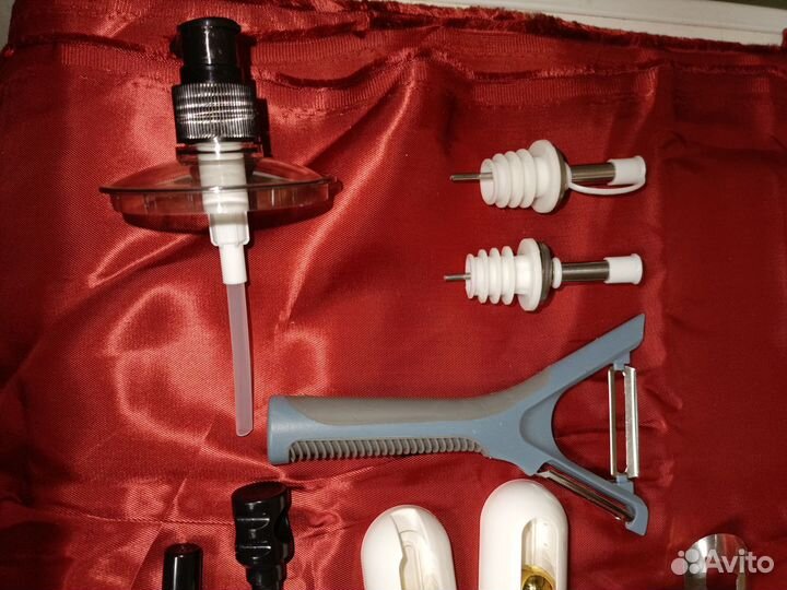 Чеснокодавка, открывалка, таймер и тд