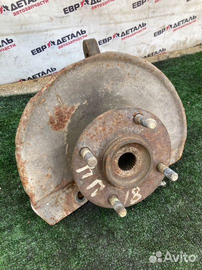 Кулак поворотный передний правый Mitsubishi Lancer