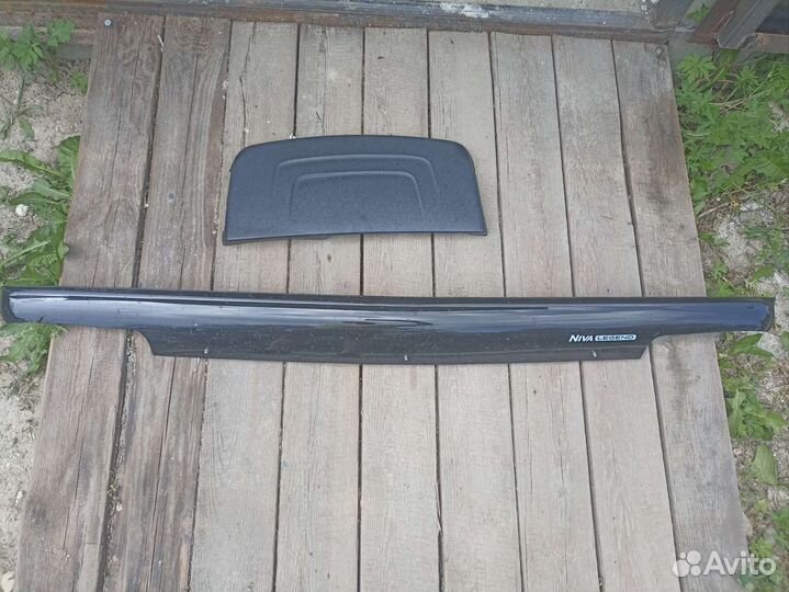 Накладка вентиляции салона и мухобойка Лада 4x4