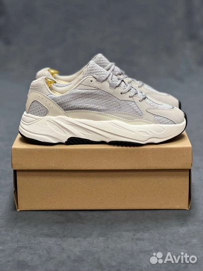 Кроссовки Yeezy Boost 700 (36-45)