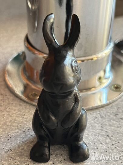 Заяц из гагата