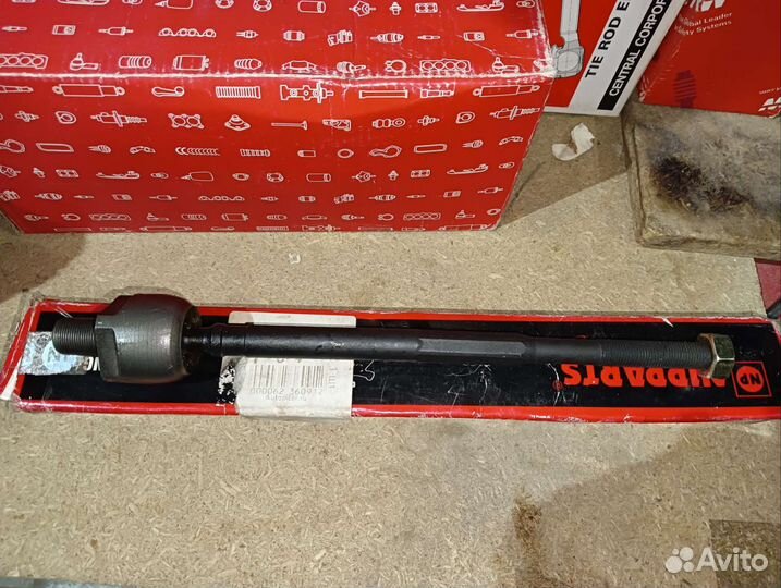 Тяга рулевая Nissan Sunny B11