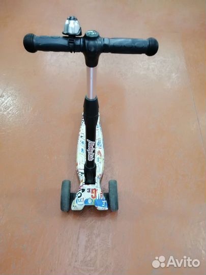 Самокат трёхколёсный для детей до 8 лет