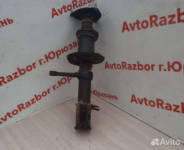 Передняя правая стойка LADA Priora