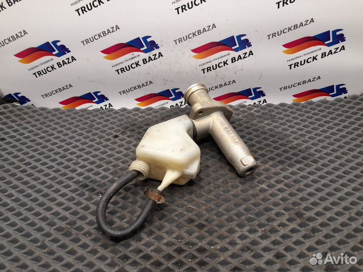 Бачок главного цилиндра сцепления