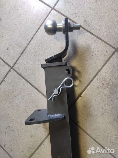 Фаркоп на Ниву шар вставка под квадрат