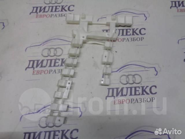 Кронштейн (сопут. товар) VW Touareg 2002-2010