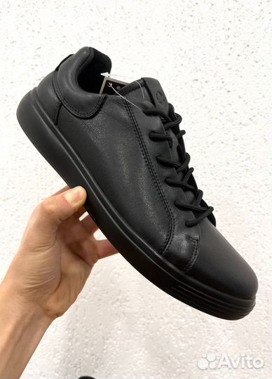 Кроссовки Ecco стильные