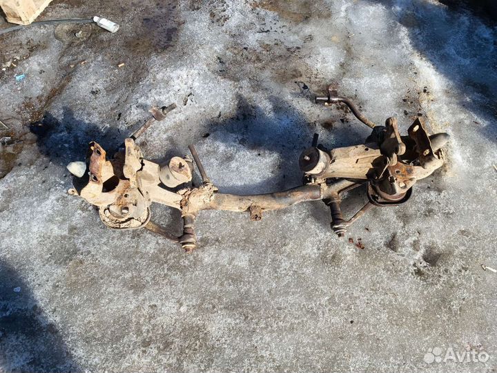 Балка подмоторная подрамник Нива 21213