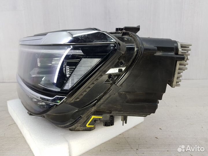 Фара левая Volkswagen Tiguan