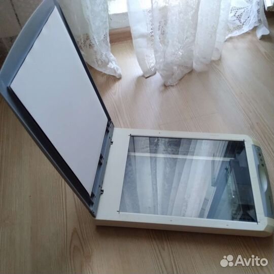 Сканер Epson Perfection 1270