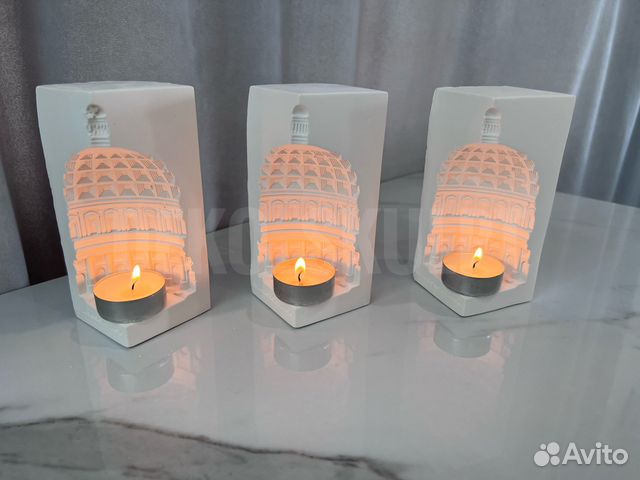 Подсвечник / держатель для книг