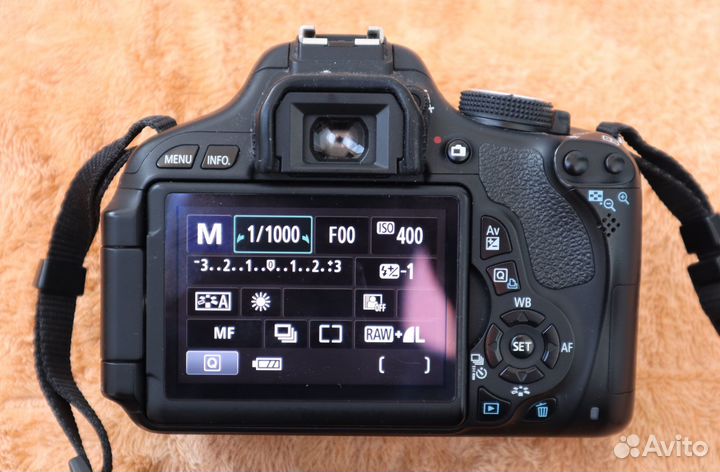 Canon 600D – легендарная кроп-зеркалка