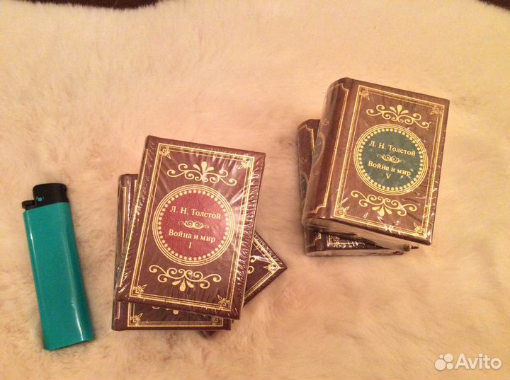 Продаю мини книги Л.Н.Толстой «Война и Мир»