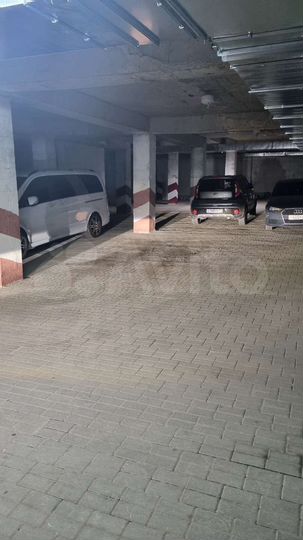 Машиноместо, 18 м²