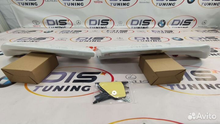 Спойлер Toyota Land Cruiser 105 белый