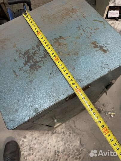 Сейф металлический