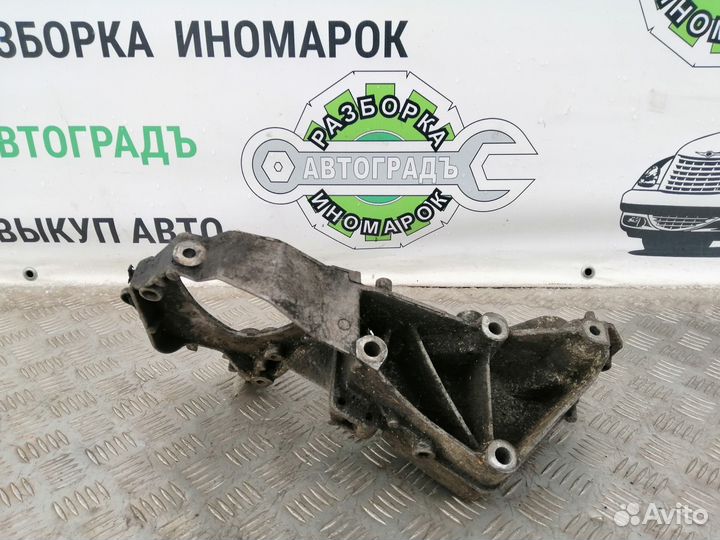 Кронштейн генератора Рено Мастер 2 DCI120 2.5