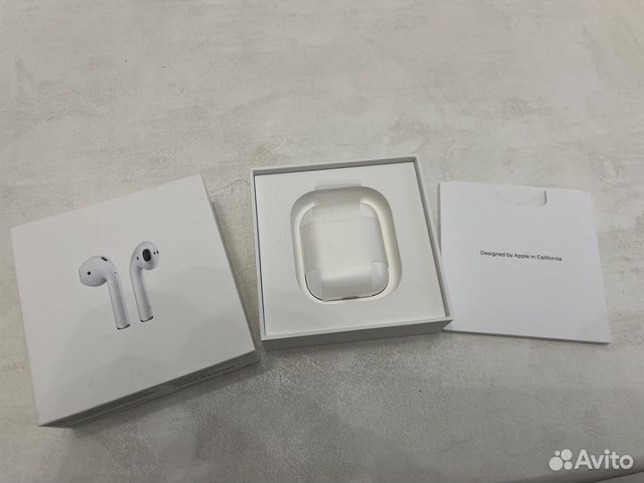 Наушники Apple AirPods (1 поколение)
