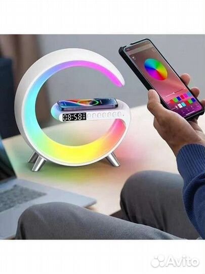 Светильник rgb с беспроводной зарядкой