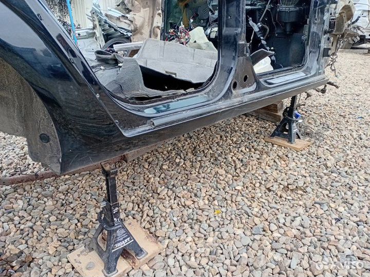 Порог с центральной стойкой правый Opel Astra H