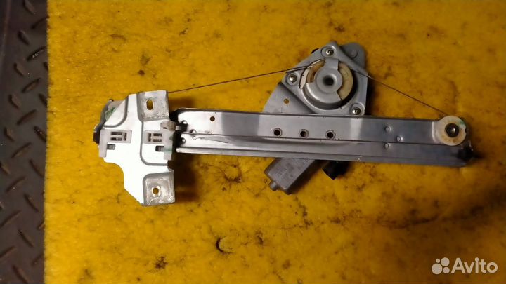 Стеклоподъемник задний правый LADA Largus 2012