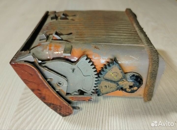 Дефлектор / воздуховод левый Toyota Corolla E120