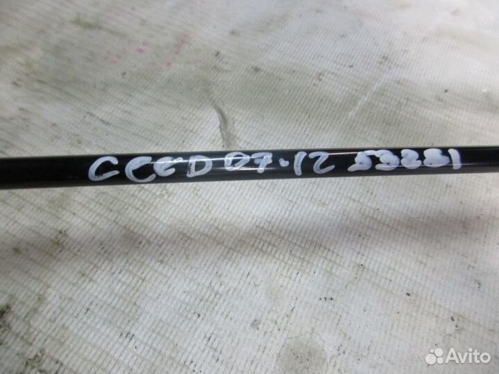 Держатель капота Kia Ceed 2007-2012 (811701H000)