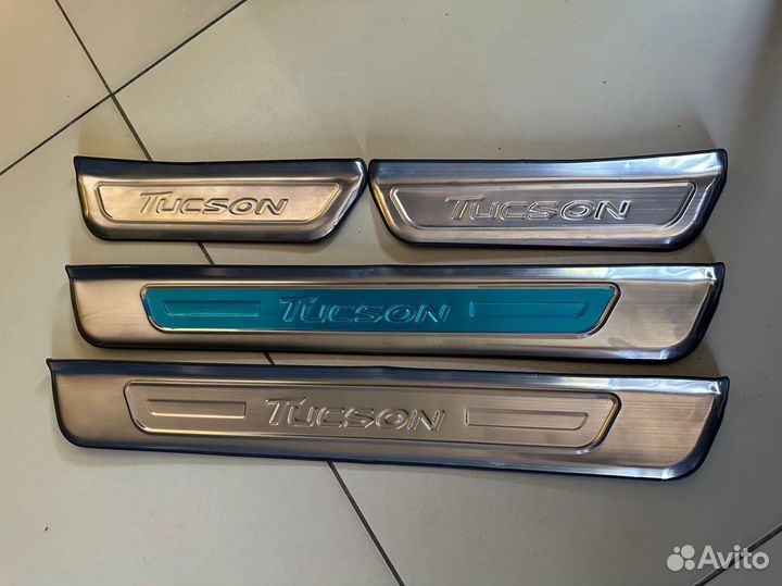 Накладки на пороги Hyundai Tucson