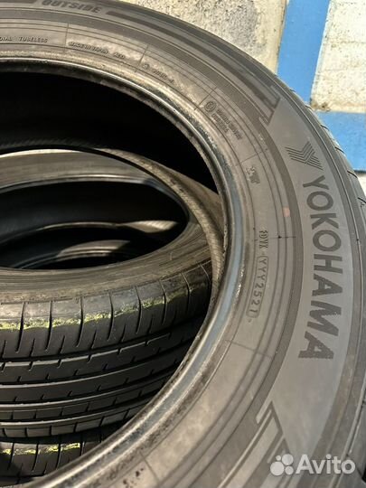 Yokohama BluEarth-XT AE61 235/65 R18