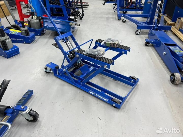 Подкатной мотодомкрат