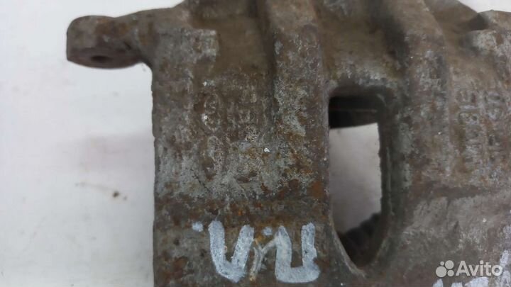 Суппорт передний левый Hyundai Tucson 2