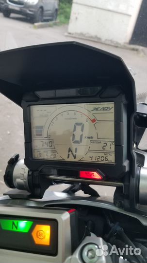 X adv 750