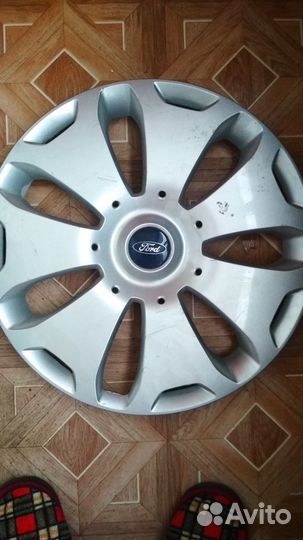 Балонный ключ новый и колпак Ford