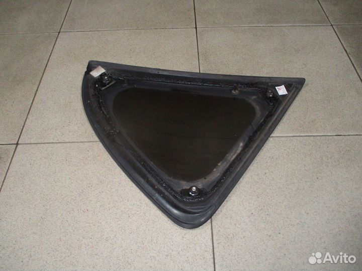 Стекло кузовное глухое правое Kia Ceed 1 (ED)