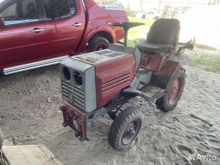 Мини-трактор КУРГАНМАШЗАВОД КМЗ-012, 1990