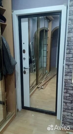 Входная дверь дм 9см Серебро Зеркало Эмалит белый