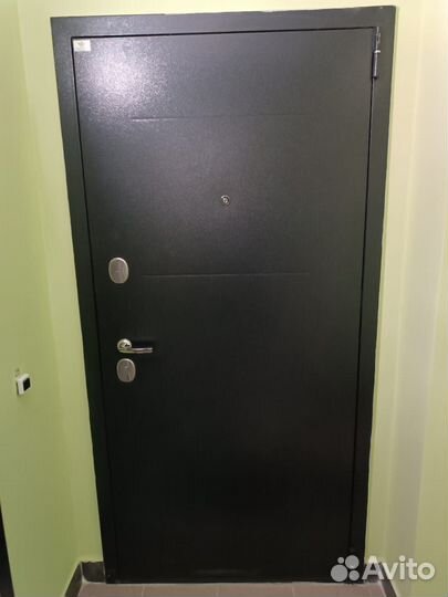 Дверь входная металлическая от застройщика