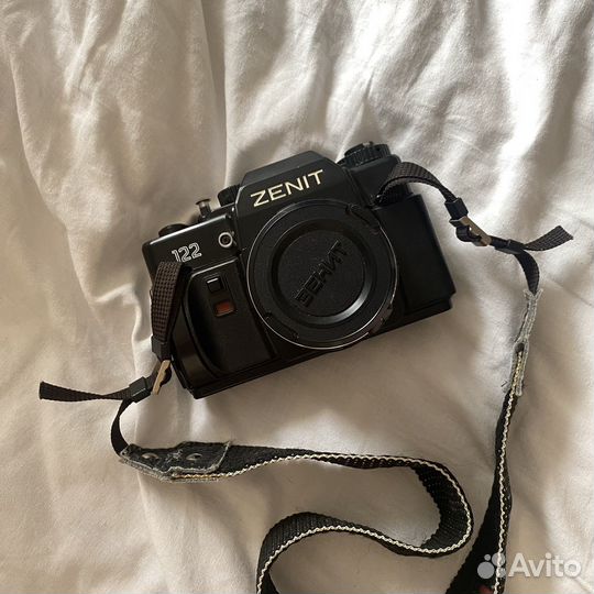 Винтажный плёночный фотоаппарат Зенит 122