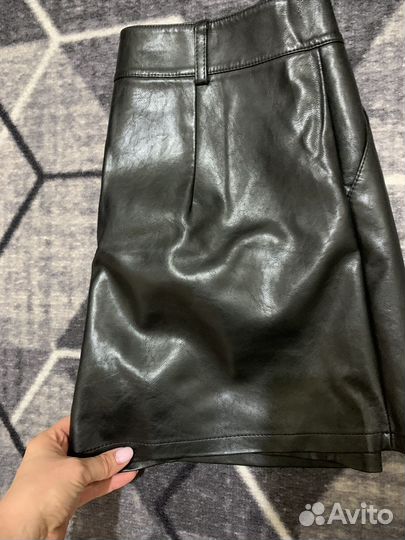 Шорты женские кожаные