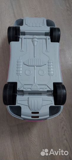 Игрушечная машина